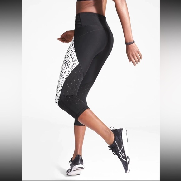 Athleta Printed Stealth TruCool Capri, Size XXS - Picture 2 of 12